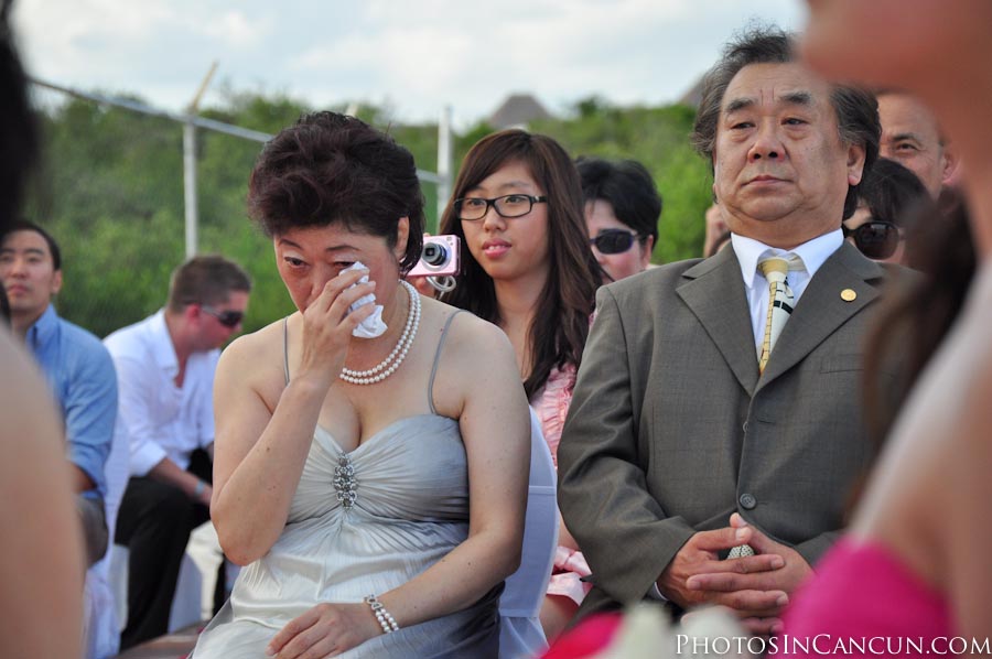 https://www.photosincancun.com/ Professional Wedding photojournalists in Cancun