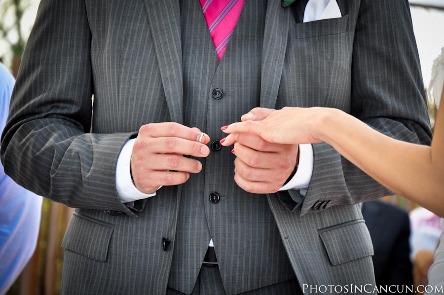 https://www.photosincancun.com/ Wedding photojournalists in Cancun Mexico
