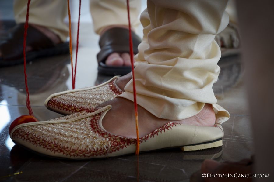 Mexico Wedding Photography Hindu Ceremony red string