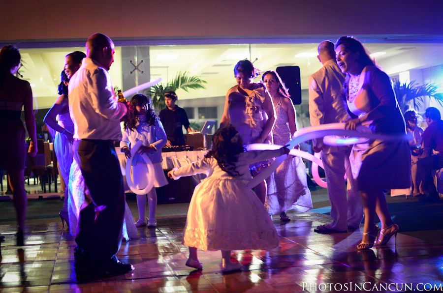 https://www.photosincancun.com/ Gran Caribe Real Wedding Professional Wedding Photography