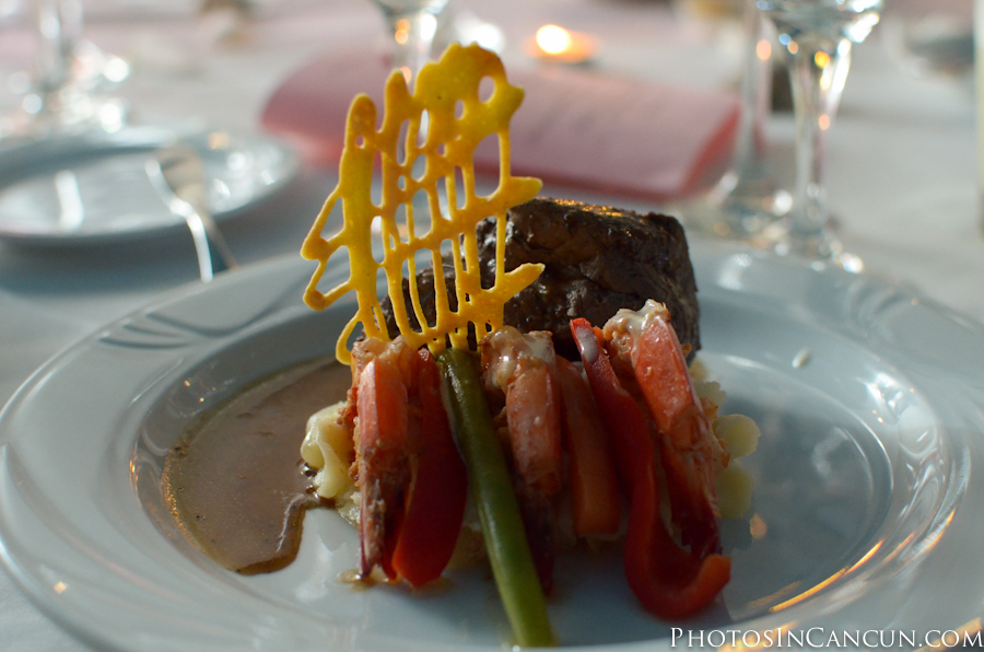 https://www.photosincancun.com/ Professional Cancun Wedding Photographers