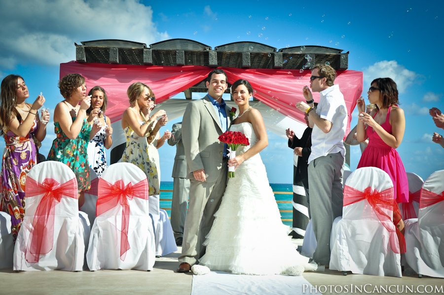 https://www.photosincancun.com/ Now Jade professional wedding photography