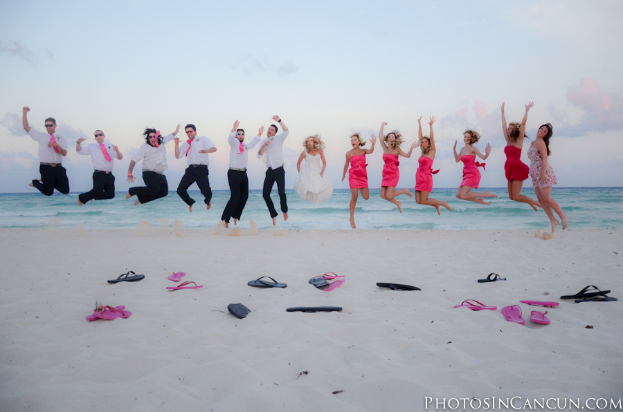 https://www.photosincancun.com/ Group Photos Wedding Pictures on the Beach in Mexico