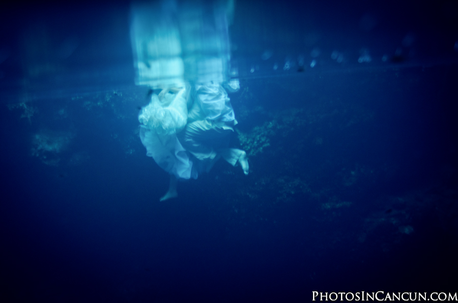 Trash The Dress - Mexico Cenote Underwater Photographers