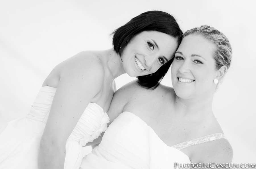https://www.photosincancun.com/ Gay Friendly Wedding in Cancun, Beach Photos