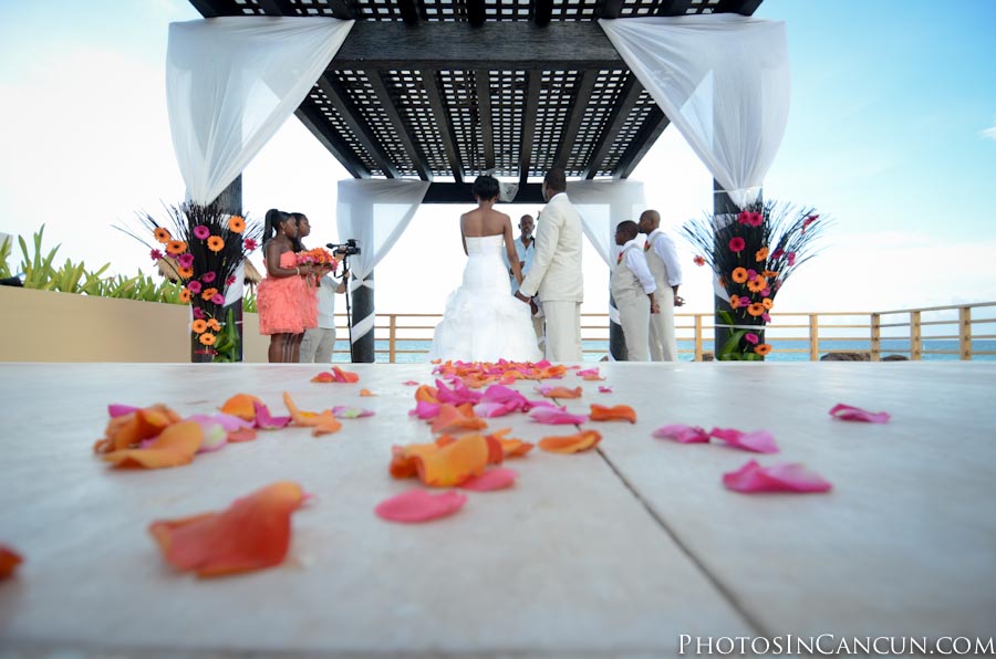 Photos In Cancun Now Jade Resort & Spa, Puertos Morelos Mexico Wedding photography by: Photos In Cancun