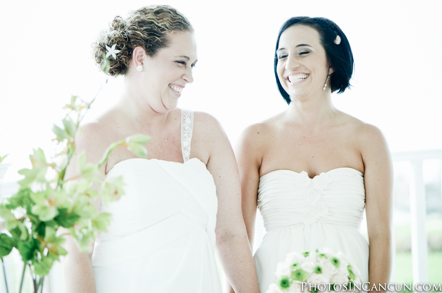 https://www.photosincancun.com/ Same Sex Wedding Photographers