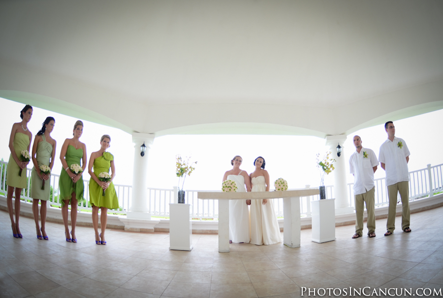 https://www.photosincancun.com/ Same Sex Wedding Photographers