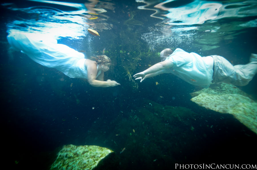 Trash the Dress sessions in cenotes