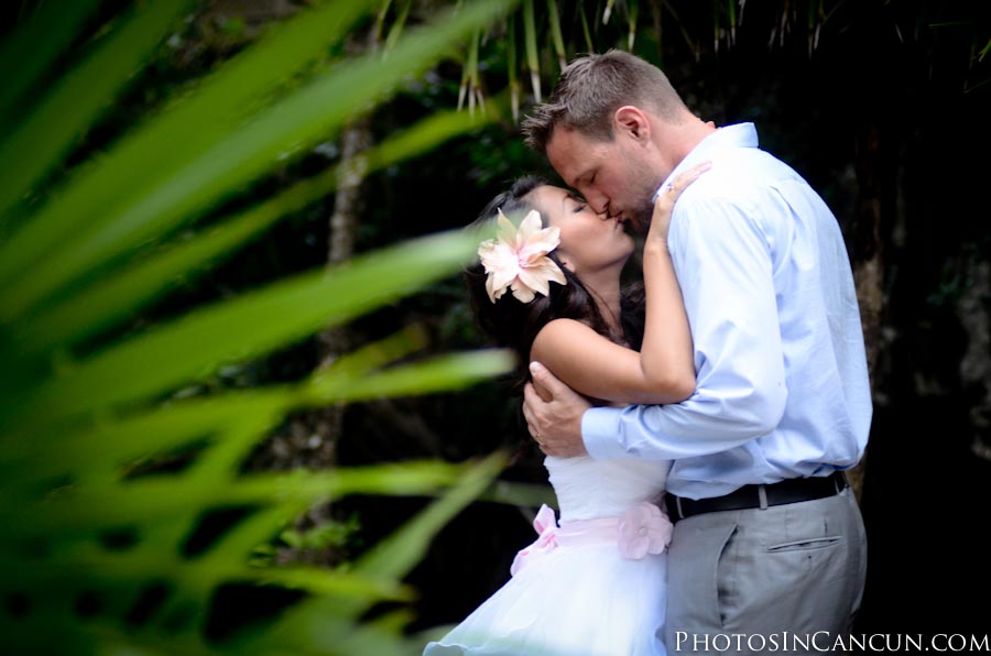 https://www.photosincancun.com/ Trash The Dress - Bridal Make Up Package