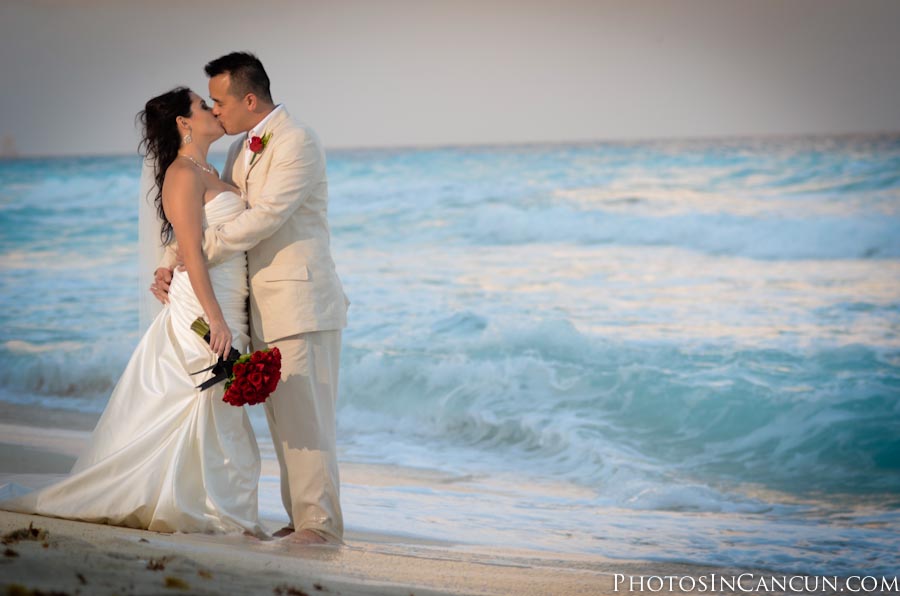 https://www.photosincancun.com/ Sun Palace Destination Wedding Photography