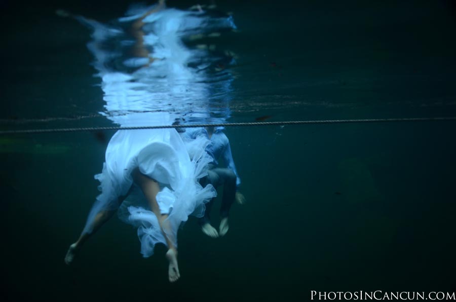 https://www.photosincancun.com/ Trash The Dress - Bridal Make Up Package