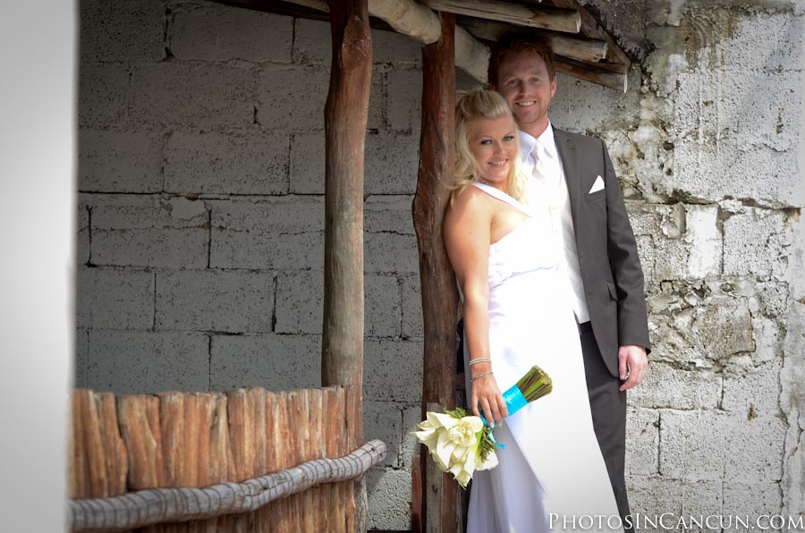https://www.photosincancun.com/ Urban Mexico Underwater Trash The Dress