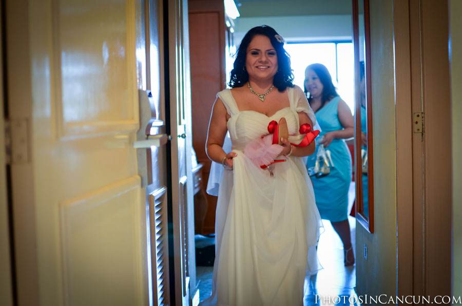 https://www.photosincancun.com/ Crown Paradise Club Cancun Mexico Wedding