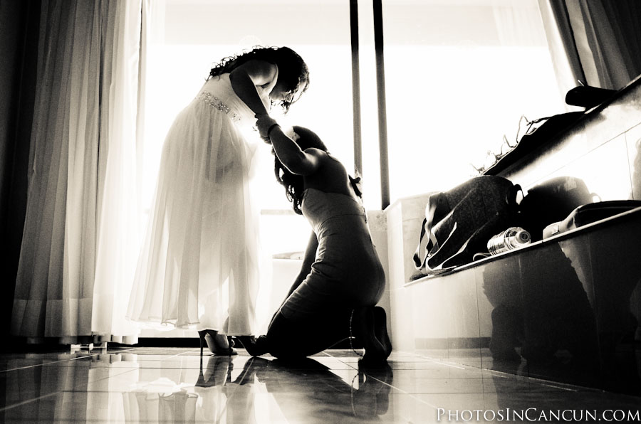 https://www.photosincancun.com/ Crown Paradise Club Cancun Mexico Wedding