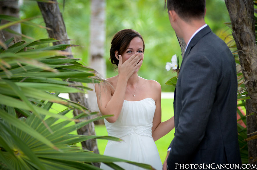 https://www.photosincancun.com/ 1st look photo shoot