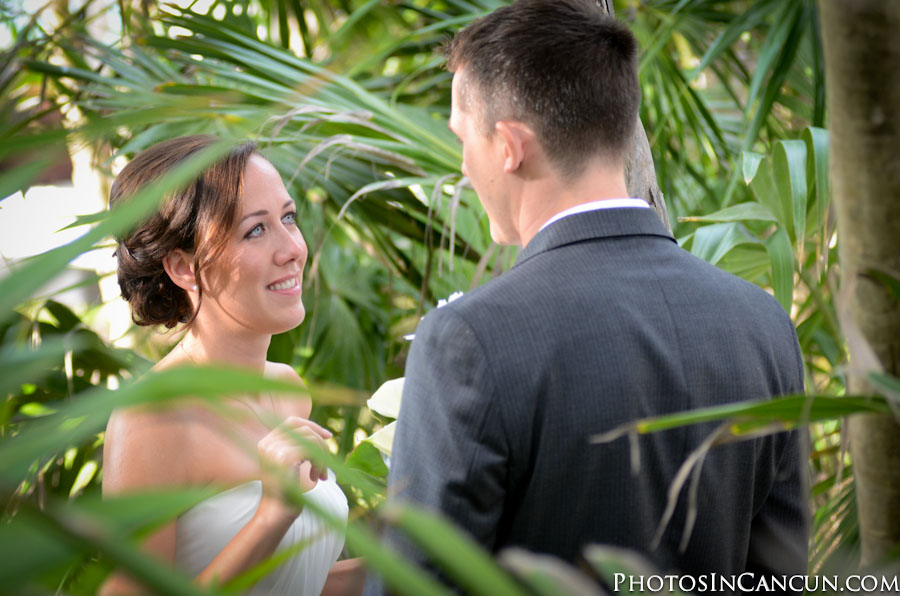 https://www.photosincancun.com/ 1st look photo session Secrets Maroma Beach