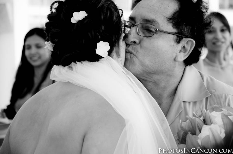 Photojournalistic Wedding Photos