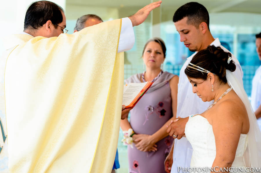 https://www.photosincancun.com/ Photos In Cancun Wedding Photos