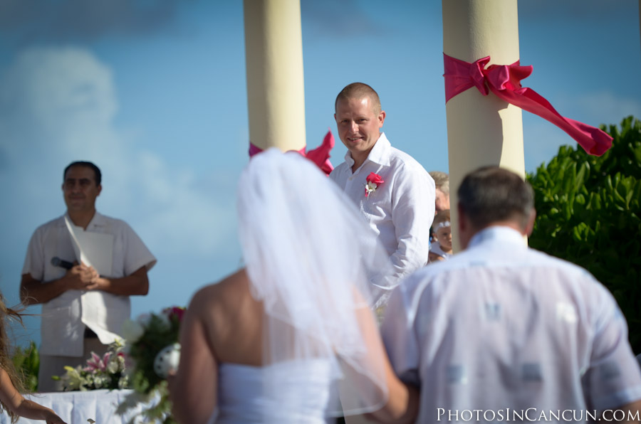 https://www.photosincancun.com/ Grand Palladium Wedding Photography