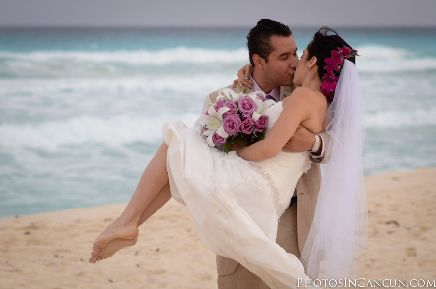 https://www.photosincancun.com/ Photos In Cancun - Parnassus Resort and Spa Wedding Photography