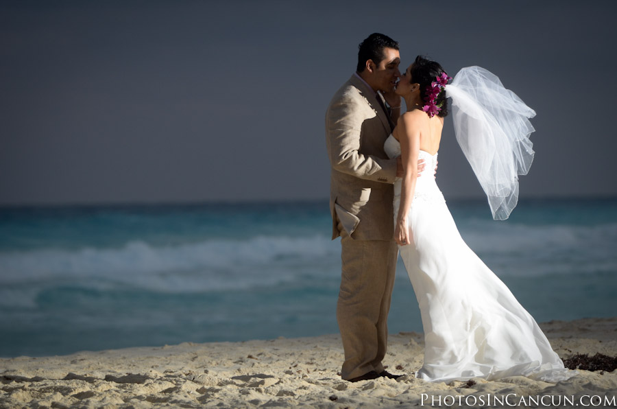 https://www.photosincancun.com/ Photos In Cancun - Parnassus Resort and Spa Wedding Photography
