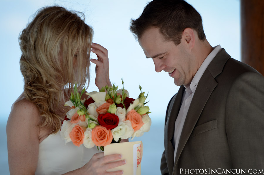 1st look session at the Now Sapphire in Puerto Morelos Mexico Puerto Morelos Mexico Photographer