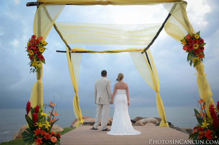 Gazebo in Puerto Vallarta Wedding Photos