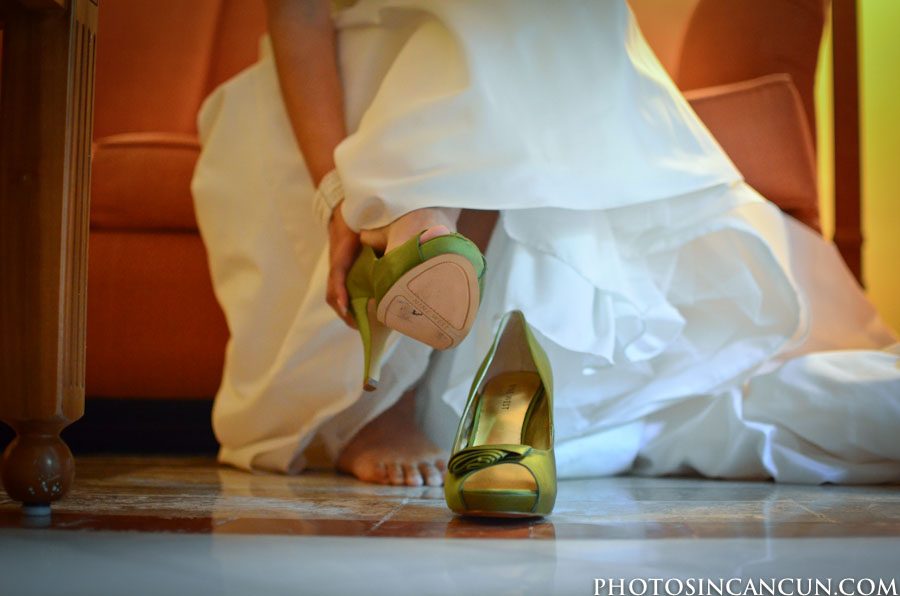 www.photosincancun.com Getting Ready at the Grand Palladium Hotel for a wedding