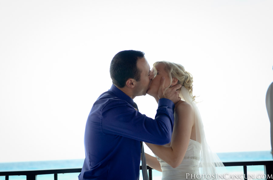 https://www.photosincancun.com/ The-Royal-Cancun-Wedding-Photographer