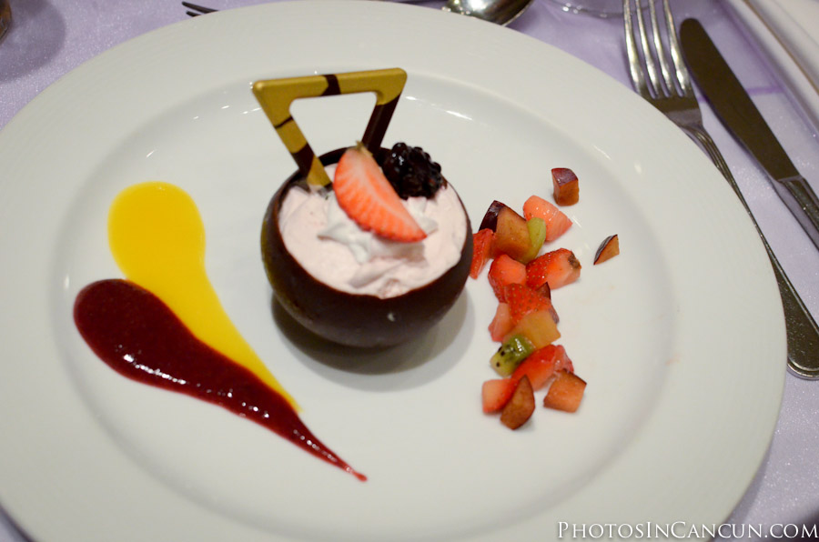 https://www.photosincancun.com/ Reception at The Royal in Cancun