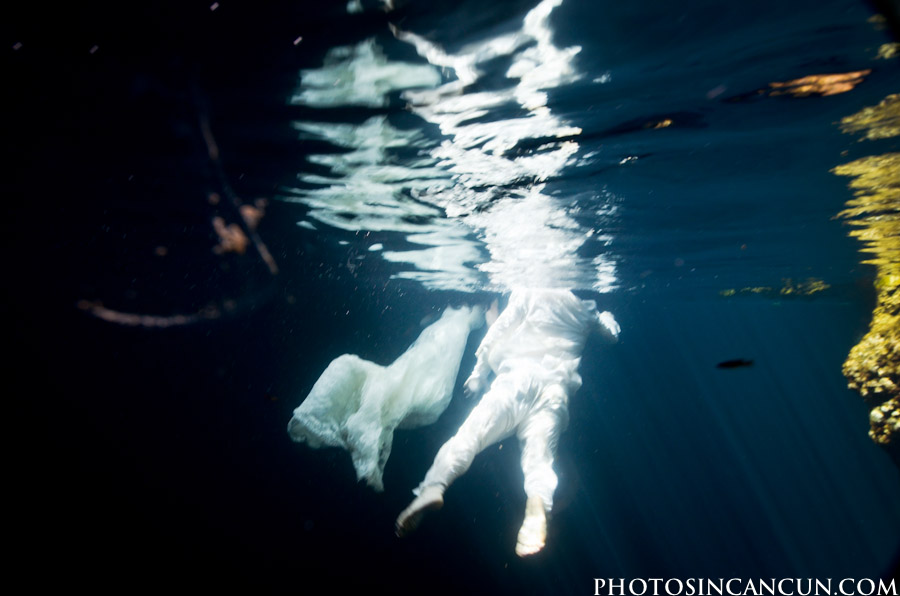 Trash The Dress Cancun Rock the Dress - Newlywed Session - Underwater - Trash The Dress Cancun