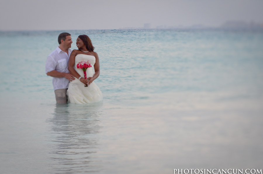 www.photosincancun.com Day After Maternity Photo Session Dreams Cancun Mexico