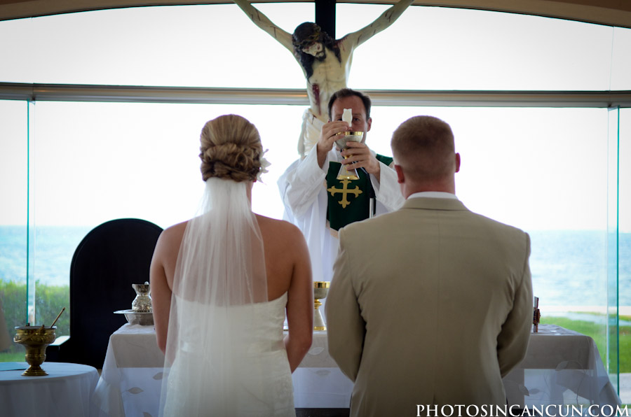 www.photosincancun.com Moon Palace Chapel Wedding Photos