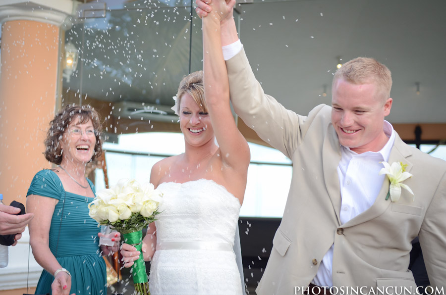www.photosincancun.com Moon Palace Chapel Wedding Photos