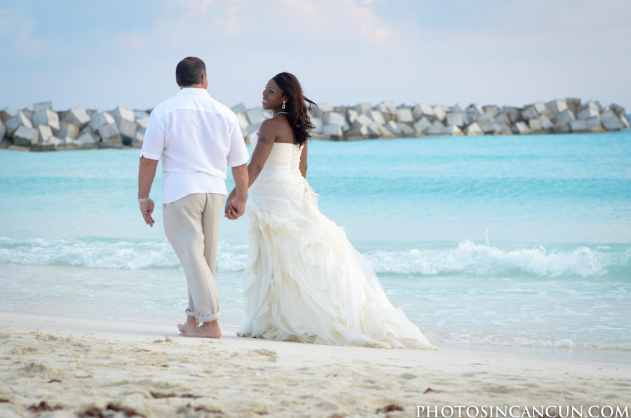 www.photosincancun.com Day After Maternity Photo Session Dreams Cancun Mexico