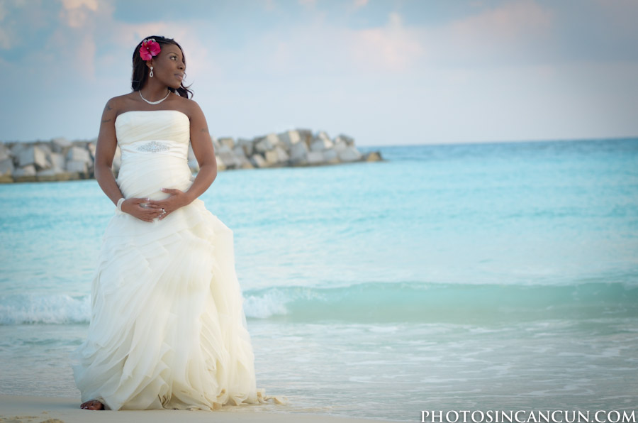 www.photosincancun.com Day After Maternity Photo Session Dreams Cancun Mexico