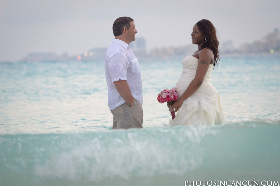 www.photosincancun.com Day After Maternity Photo Session Dreams Cancun Mexico