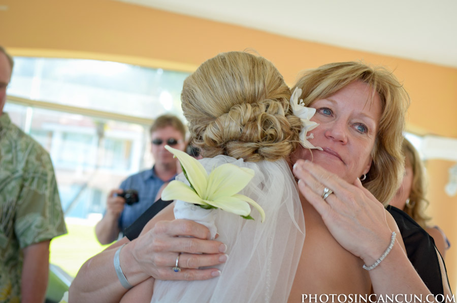 www.photosincancun.com Moon Palace Chapel Wedding Photos