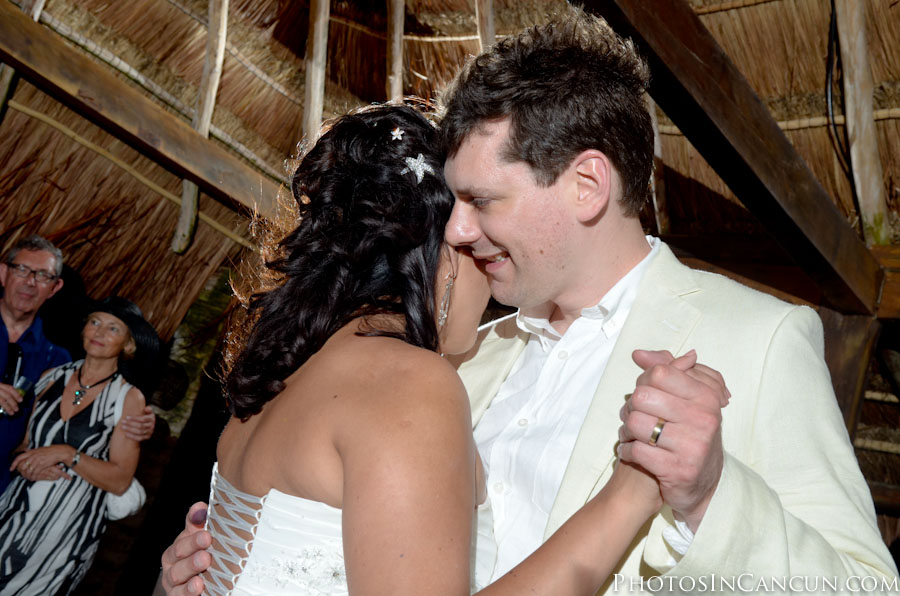 https://www.photosincancun.com/ Tulum Beach Wedding Reception