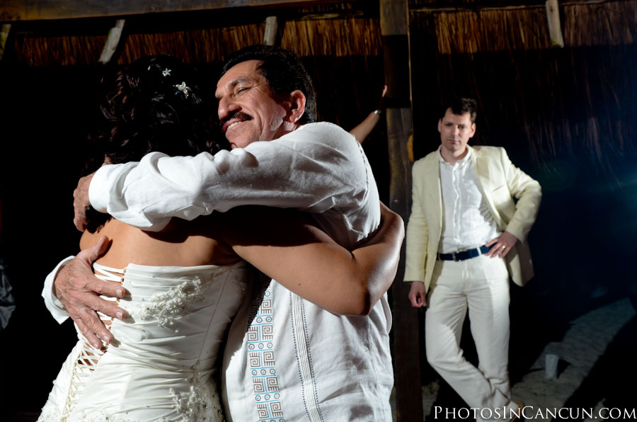 https://www.photosincancun.com/ Tulum Beach Wedding Reception