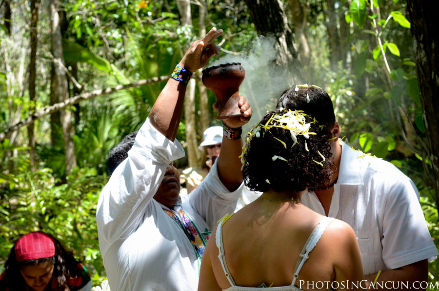 https://www.photosincancun.com/ Mayan Ceremony Pueblo Sacbe