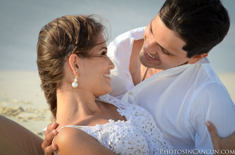 Photos In Cancun - Sunrise Bridal Session - Underwater Trash The Dress