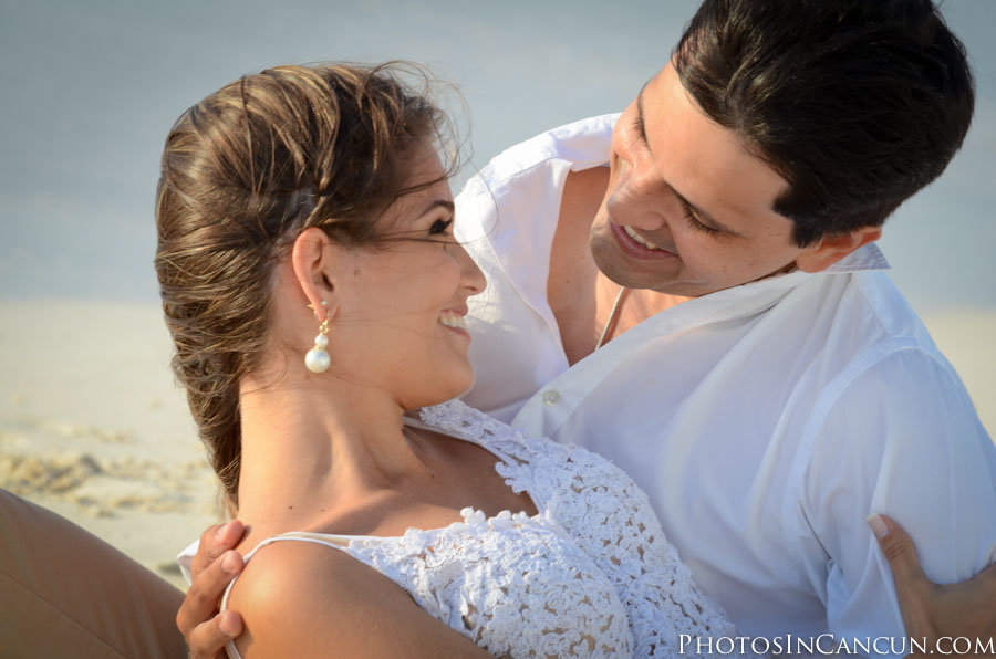 https://www.photosincancun.com/ Photos In Cancun - Sunrise Bridal Session - Underwater Trash The Dress