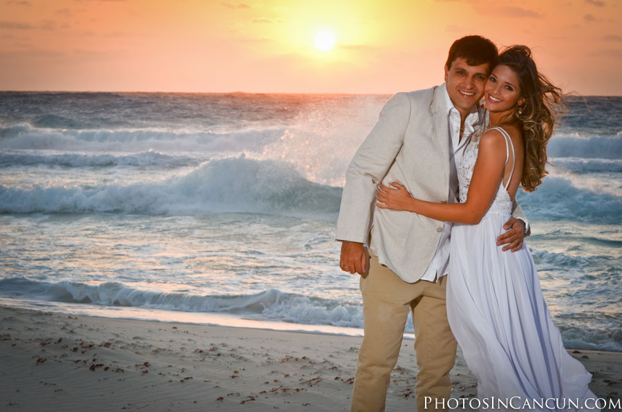 https://www.photosincancun.com/ Photos In Cancun - Sunrise Bridal Session - Underwater Trash The Dress