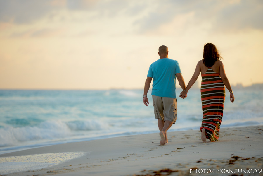 Sunset Love walks in Cancun