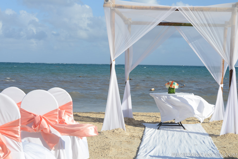 Now Sapphire Wedding Photograher Beach Wedding Set Up