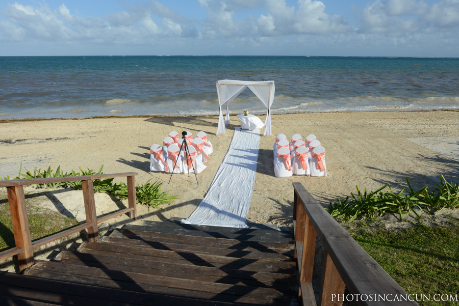 Now Sapphire Wedding Photograher Beach Wedding Location Set Up