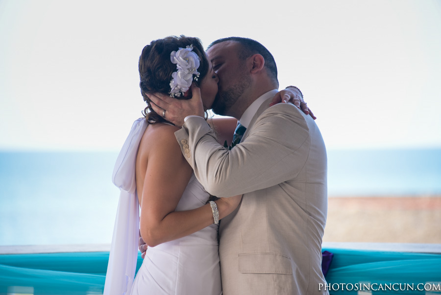 Laguna Azul Varadero Cuba Wedding Photographer