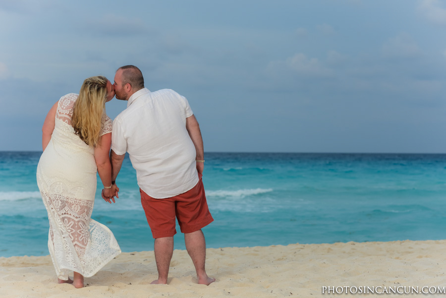 Friendly Family Beach Photographers in Cancun and Area